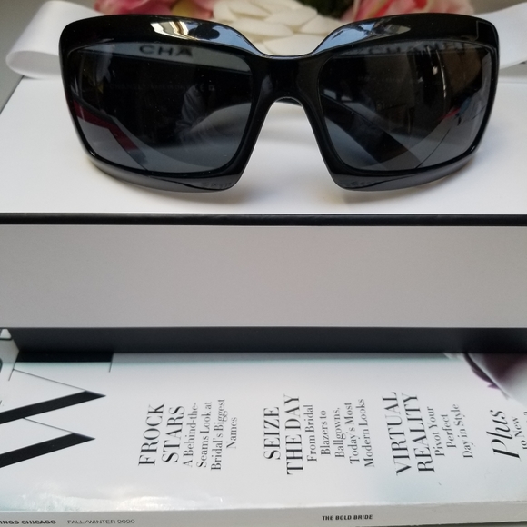 $800 NWOT Auth Chanel Mother of pearl sunglasse - Picture 2 of 5